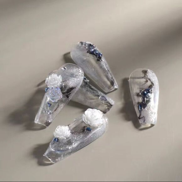 Nail decorations   - Picture 5 of 5